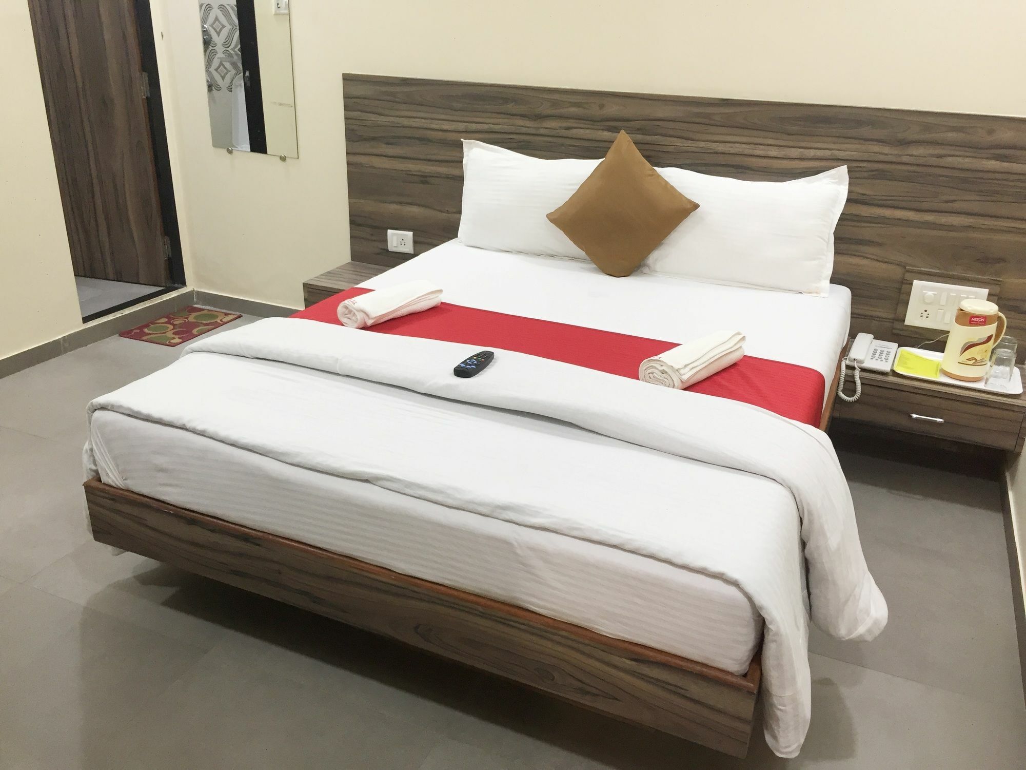 Terminus Square Hotel Kurla Kültér fotó